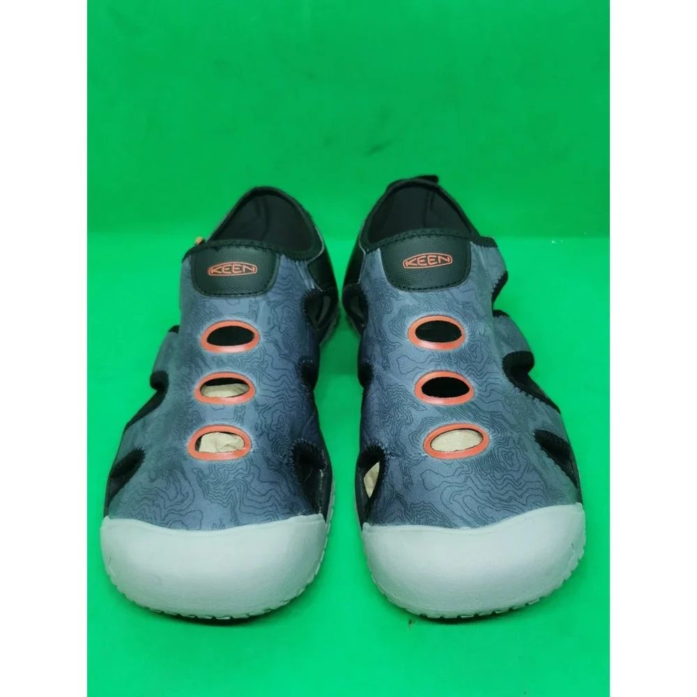 KEEN Stingray Closed Toe Sandals Black/Safety Orange Youth/ Men's Size 6